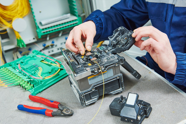 Splicing Fiber Optic Cables: A Comprehensive Guide to Techniques, Maintenance, and Future Trends