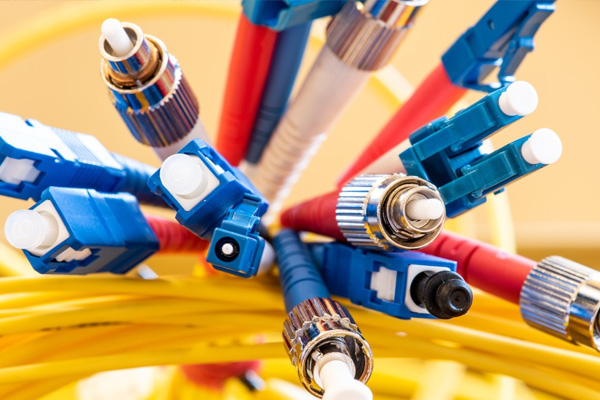 The Ultimate Guide to Choosing Fiber Optic Cables: Best Practices & Tips