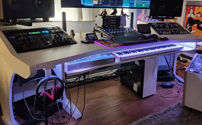 custom-audio-studio-desk-abstract-curved-design-silver-white-smooth-surface-with-adjustable-lighting.jpg