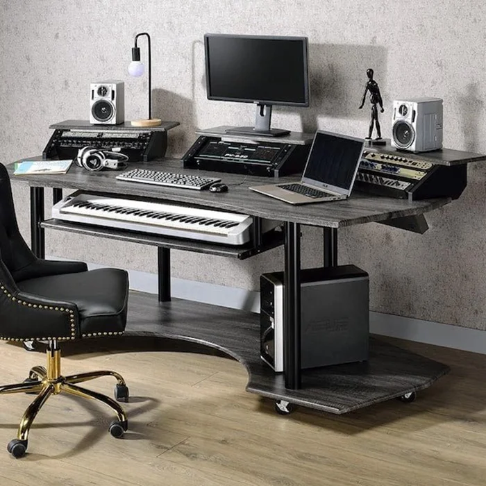 fmuser-广播和播客-音频-工作室-desk.webp