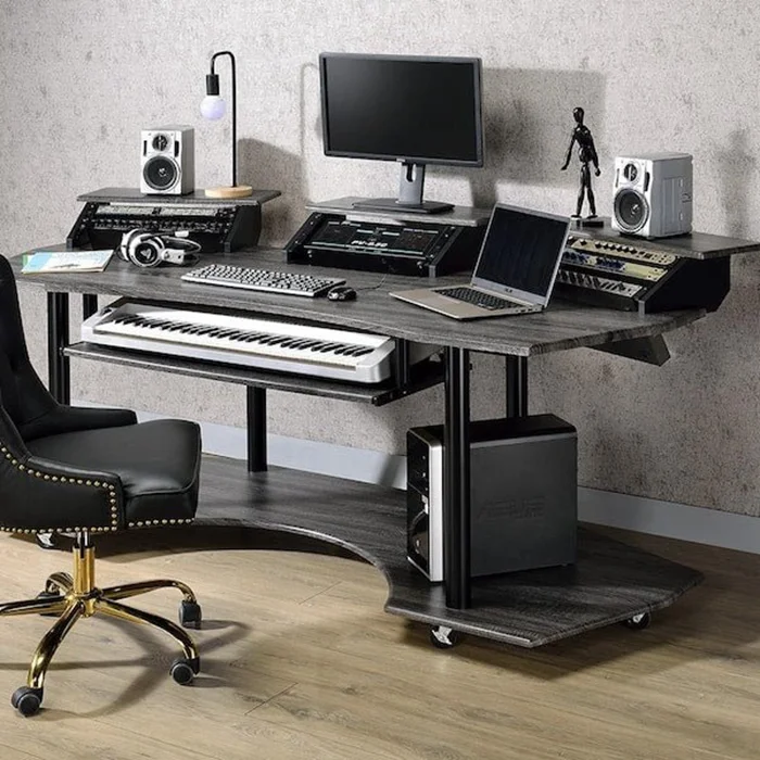 fmuser-broadcasting-and-podcasting-audio-studio-desk.webp